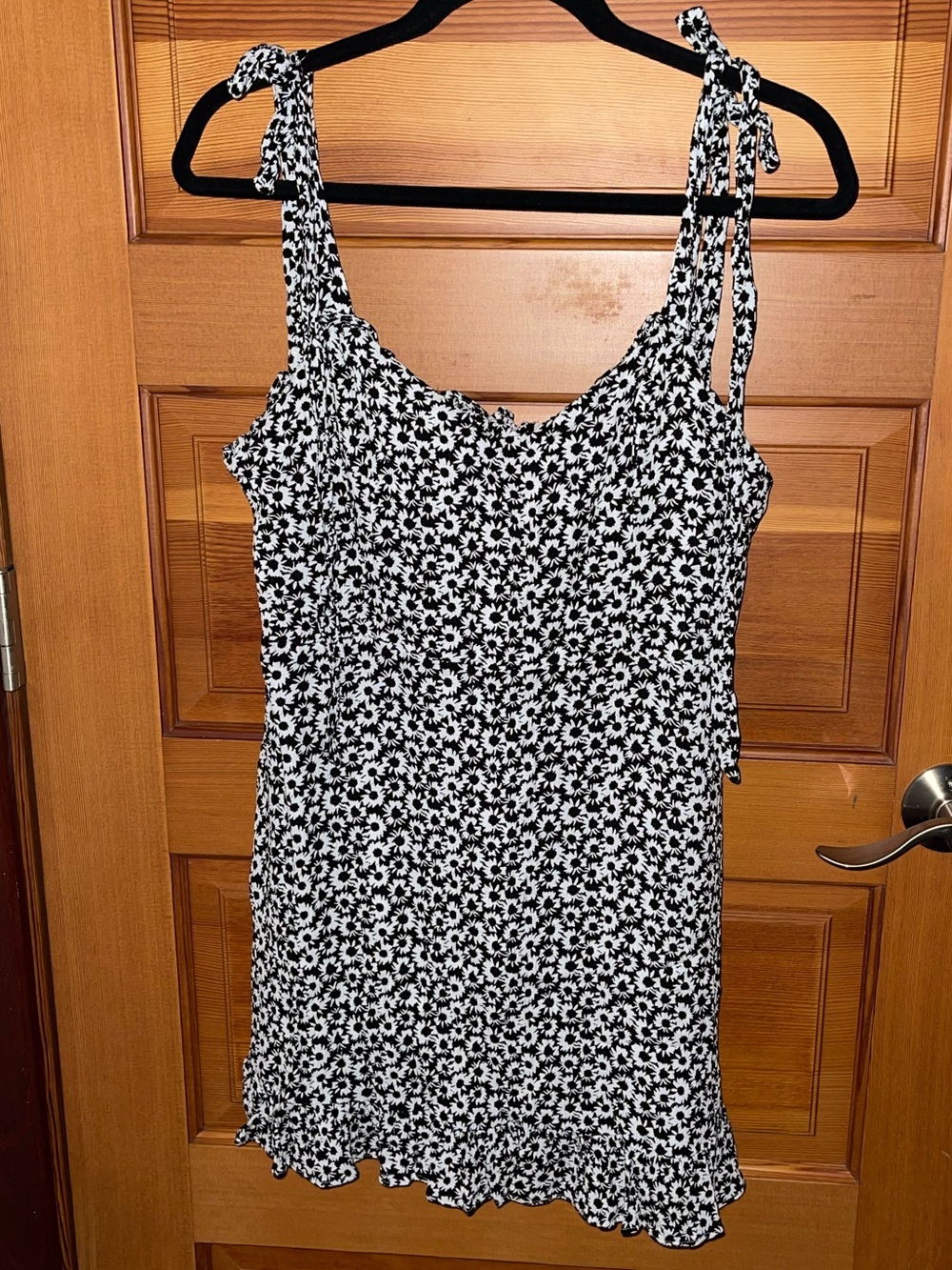 Lulu's Black & White Floral Tie-Strap Dress - EUC - XL